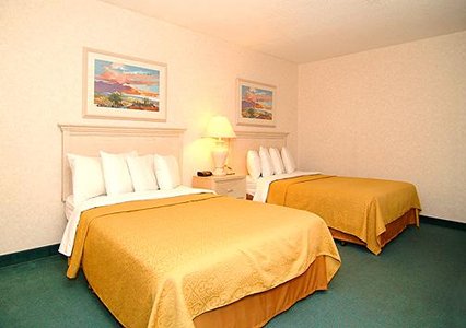 Quality Inn Alamogordo 02.[1]